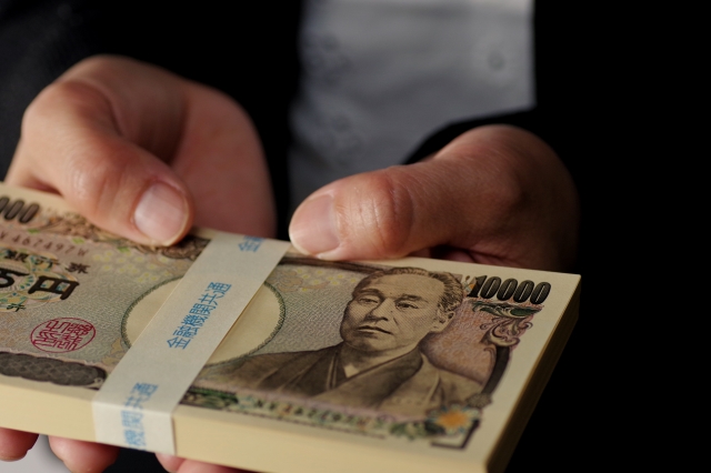 闇金業者に大金を渡してしまう。泉佐野市の闇金被害の相談は弁護士や司法書士に無料でできます